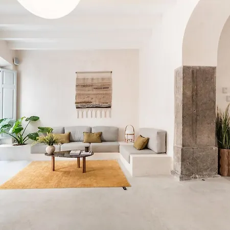 Meem Townhouse 4*